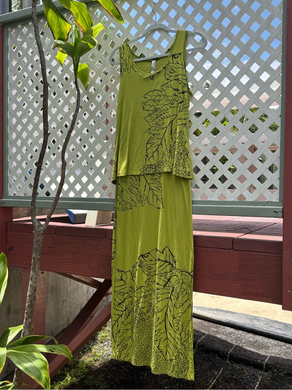 Wahine Toa Lime Green Sleeveless Maxi Dress